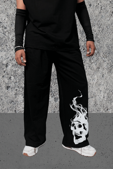 WHITE SKULL BAGGY SWEATPANTS